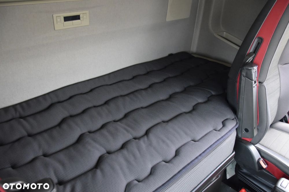 Volvo FH500 / NISKA KABINA / HYDRAULIKA / EURO 6 / ACC / LEDY / ALUFELGI / SERWISOWANY / SPROWADZONY - 31