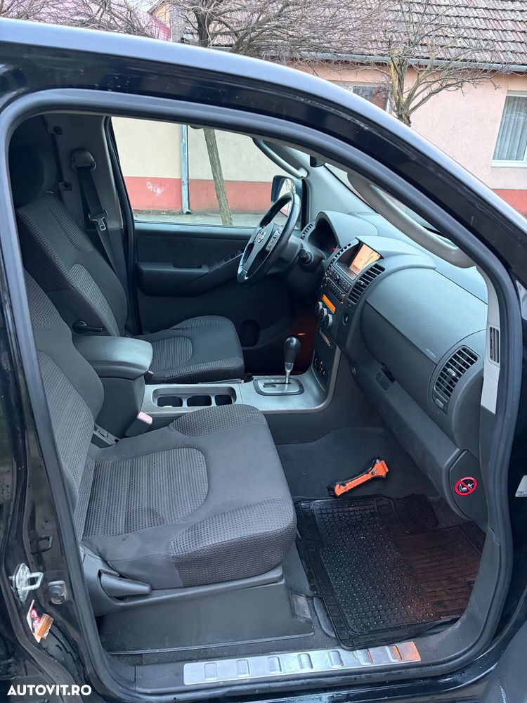 Nissan Pathfinder - 8