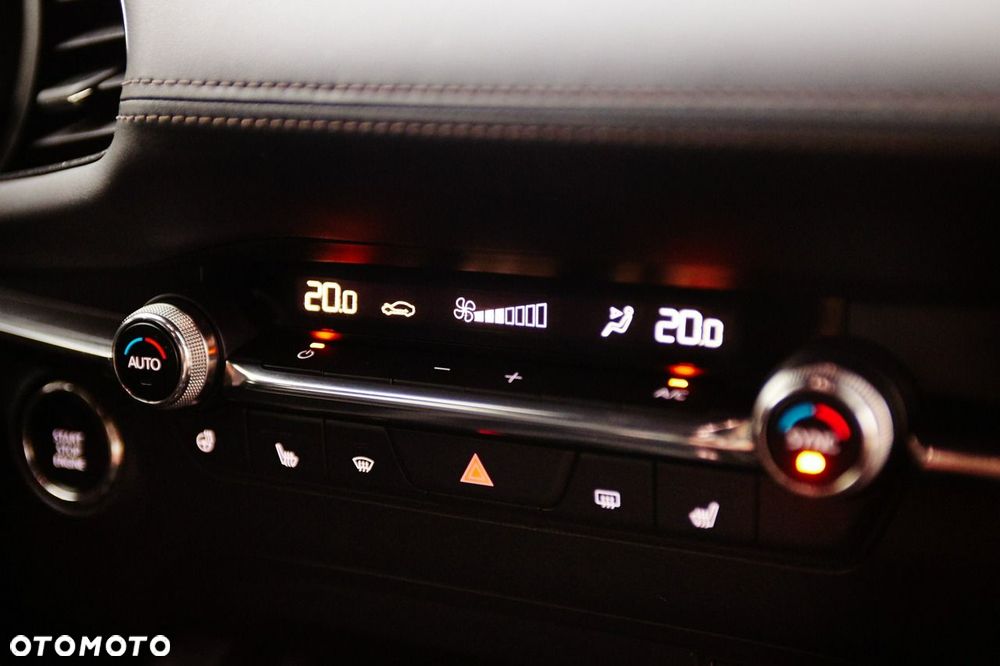 Mazda 3 e-SKYACTIV-G 2.0 M HYBRID SELECTION - 38