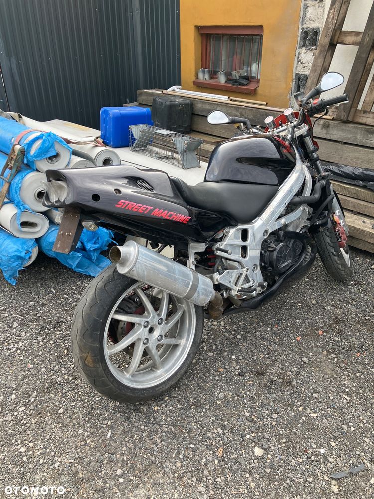 Honda VFR - 2