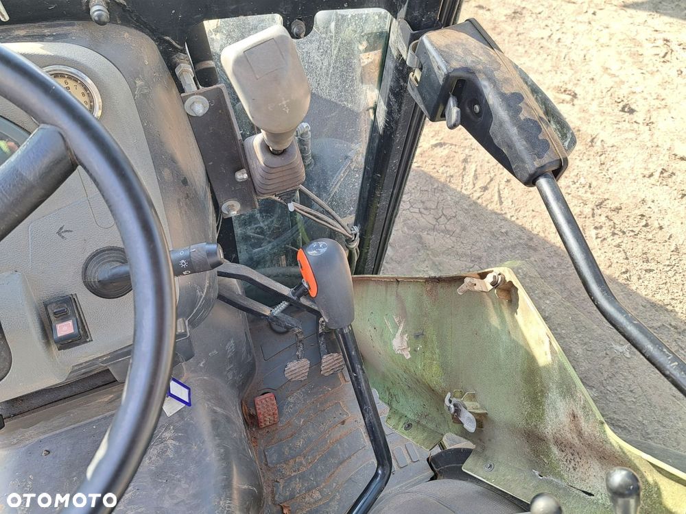 Claas Nexos 240F 4X4 - 21