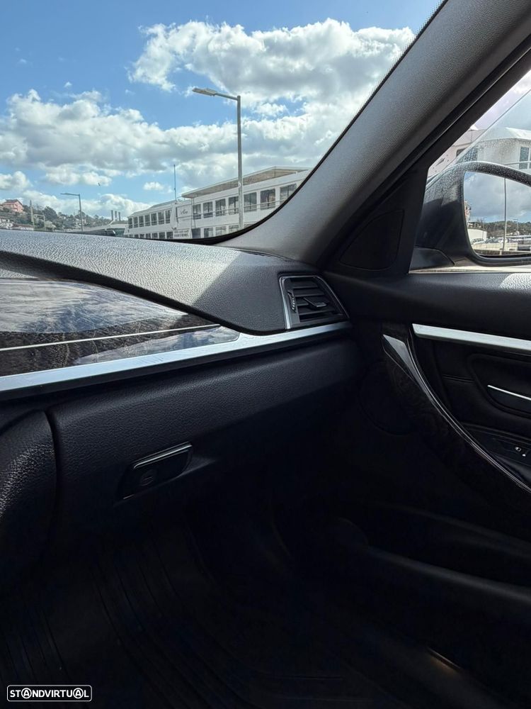 BMW 320 d xDrive Line Luxury Auto - 15