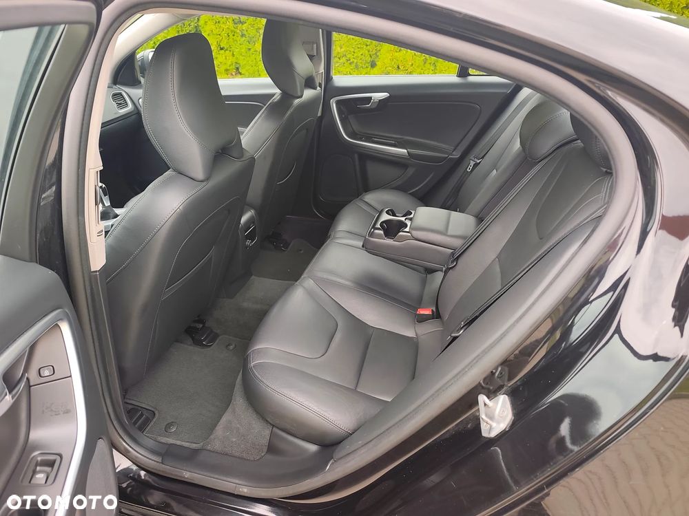 Volvo S60 D3 Summum - 24