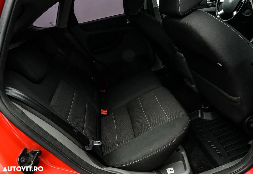 Ford Focus 1.6 TDCI DPF Titanium - 14