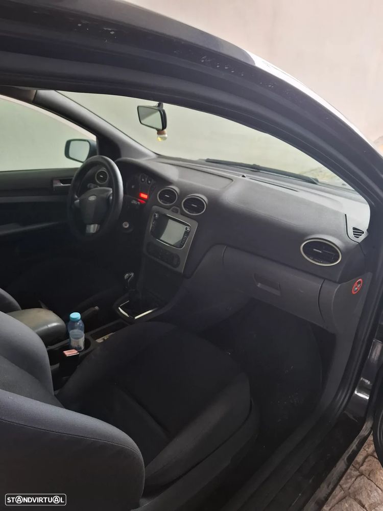 Ford Focus 1.4 16V Sport - 9