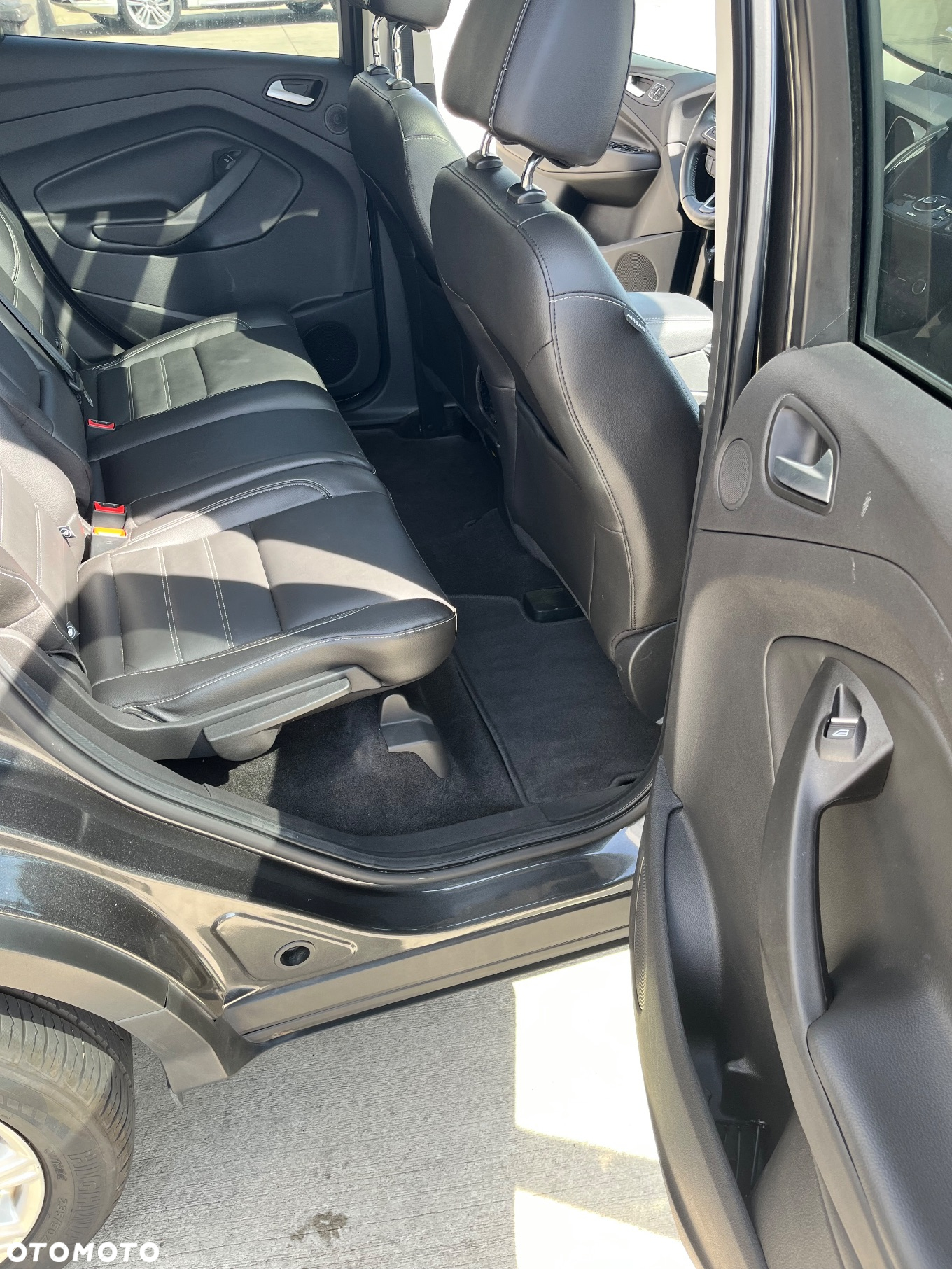 Ford Escape 2.0 EcoBoost AWD Titanium - 12