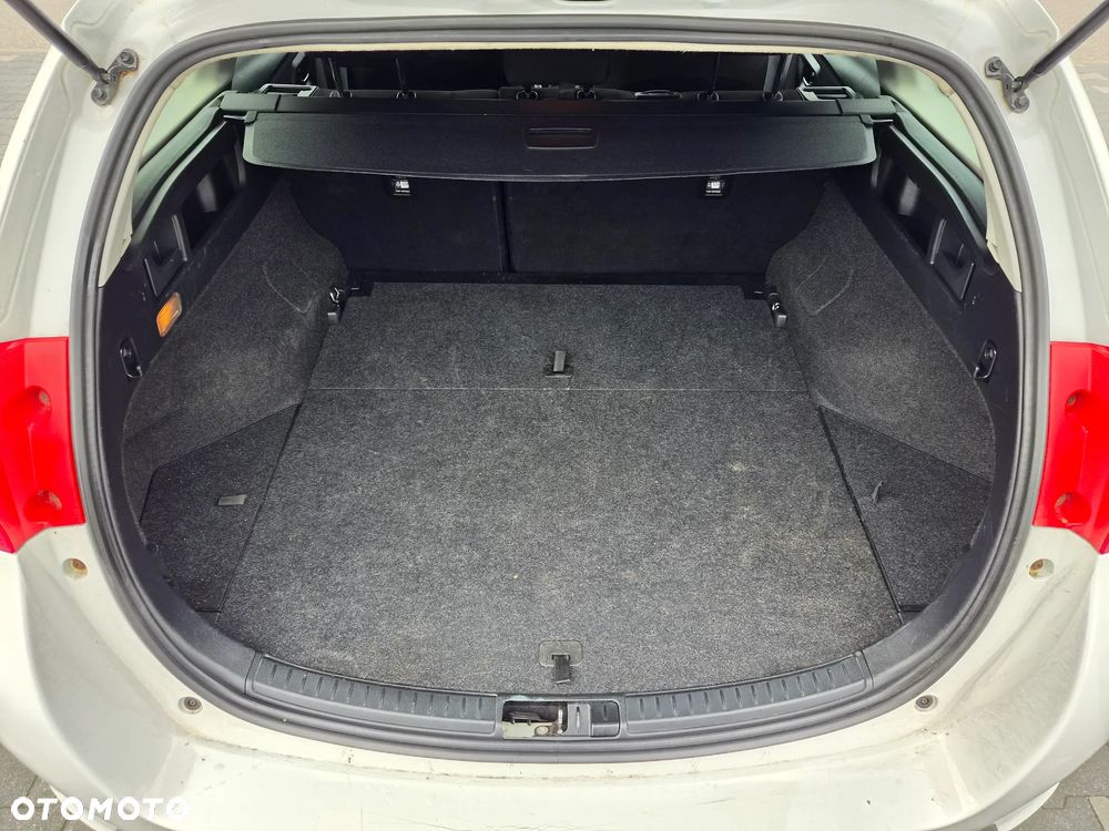 Toyota Auris - 11