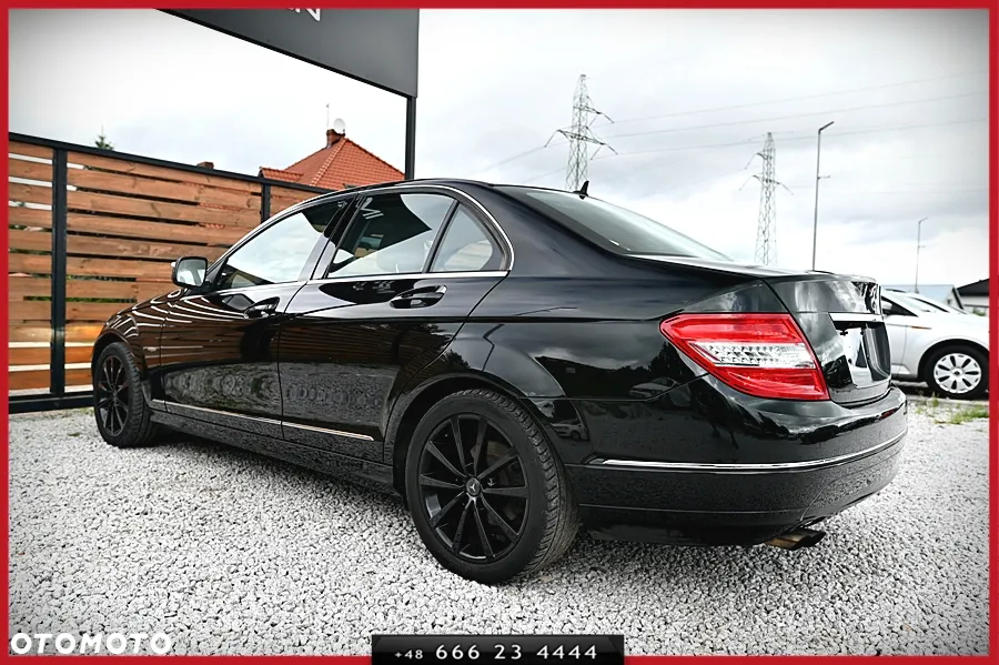 Mercedes-Benz Klasa C 180 CGI BlueEff Elegance - 9