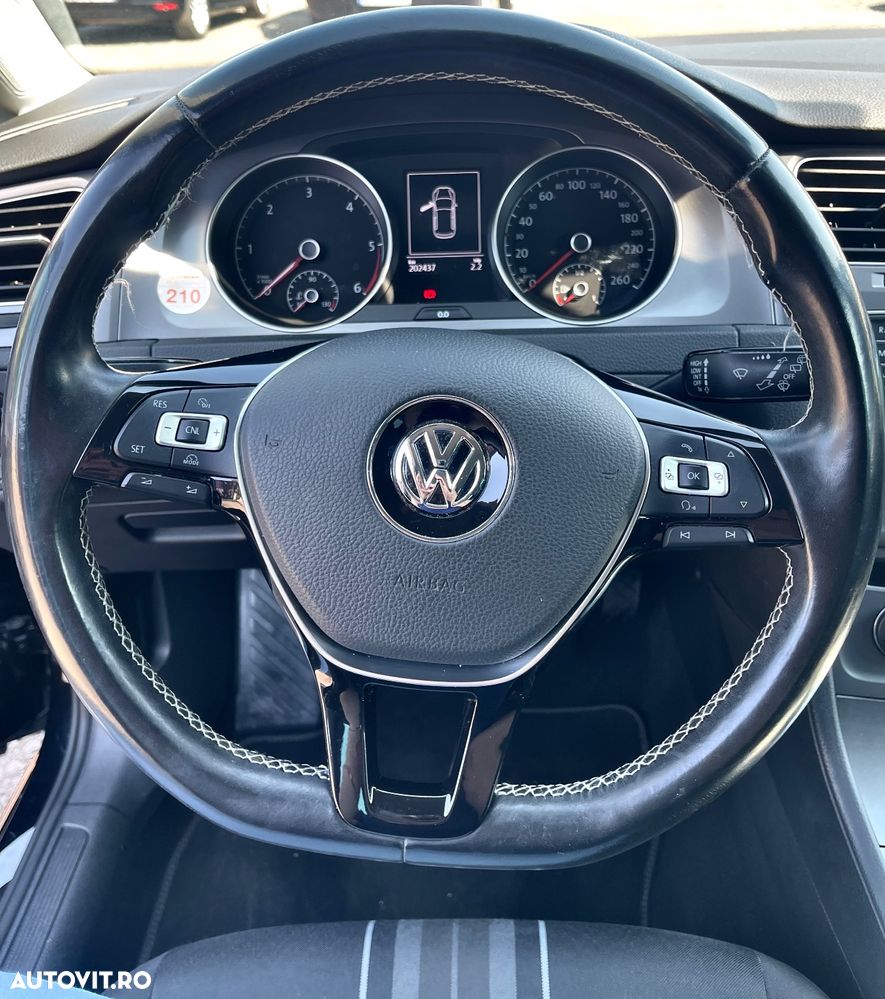 Volkswagen Golf 2.0 TDI BlueMotion Technology Lounge - 11