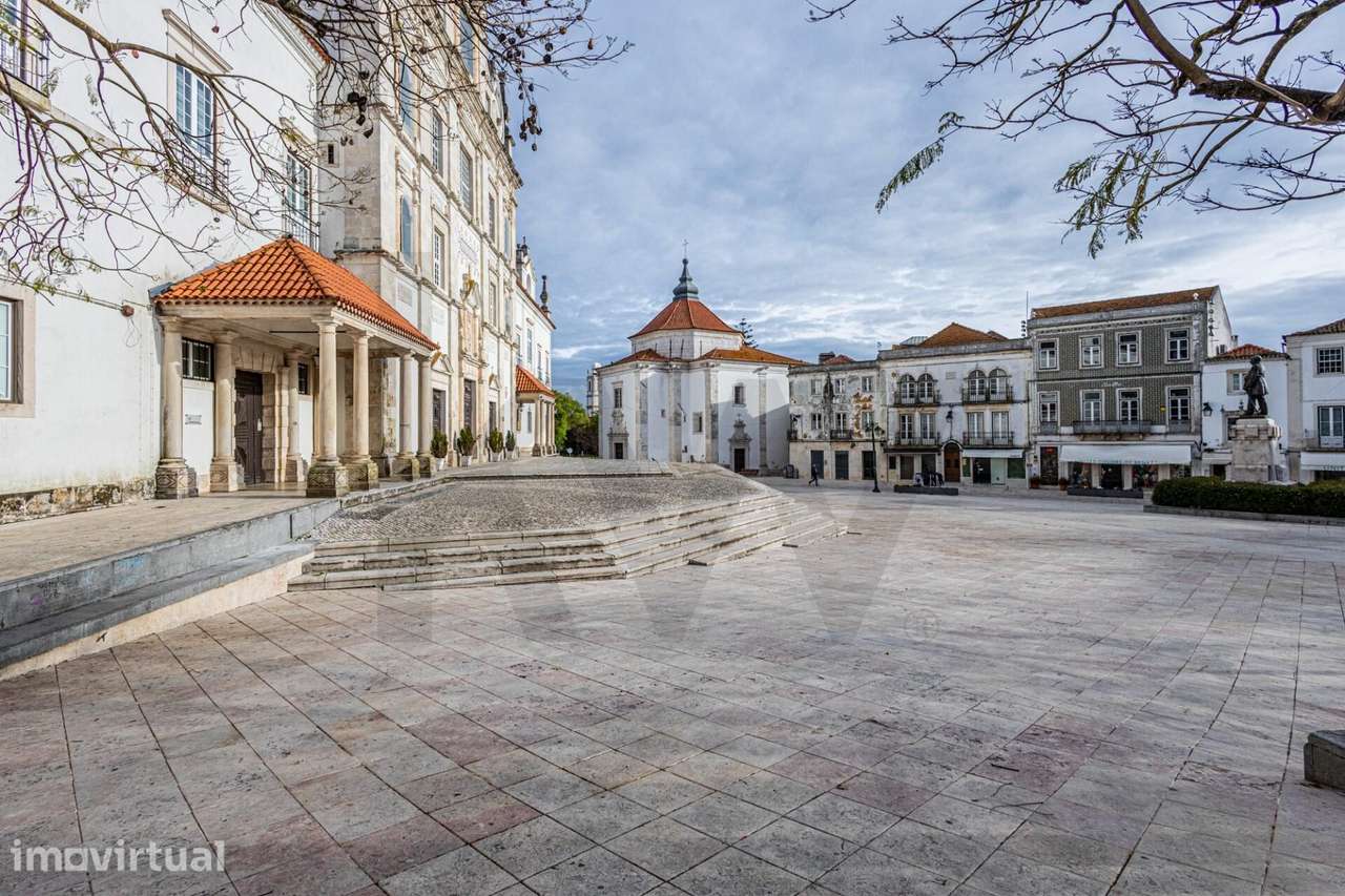 Oportunidade de Investimento Distinta – Dois Prédios no Coração Histór - Grande imagem: 2/60