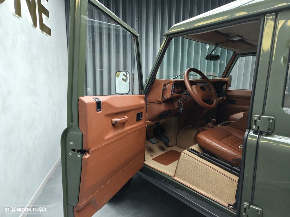 Land Rover Defender 130 - 9