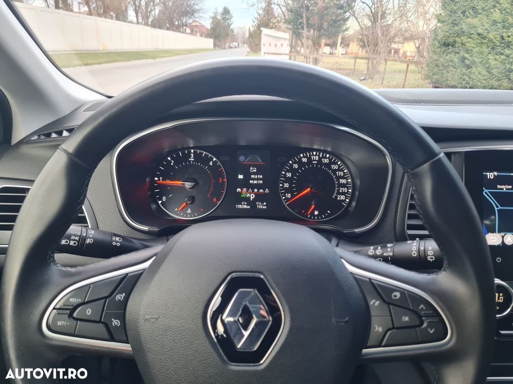 Renault Megane BLUE dCi 115 EDC BUSINESS EDITION - 9