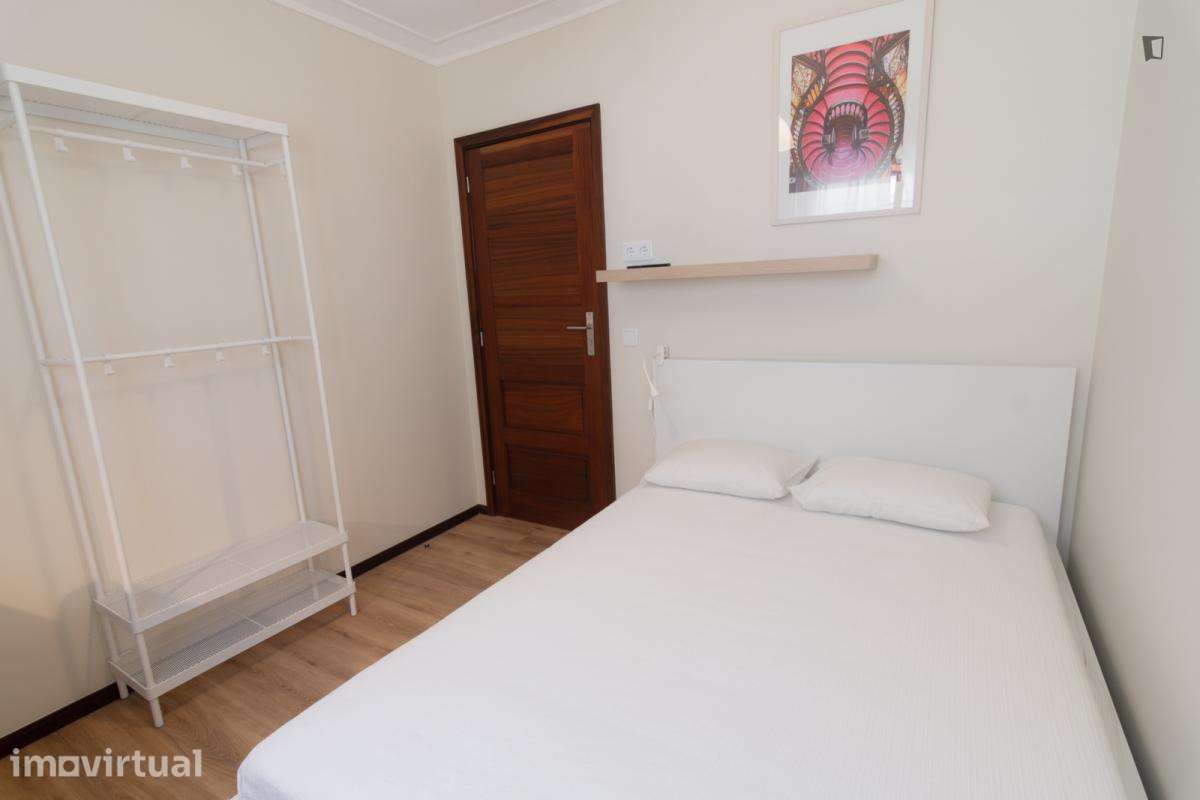 Quarto - localizado em Vila nova de gaia - Grande imagem: 2/12