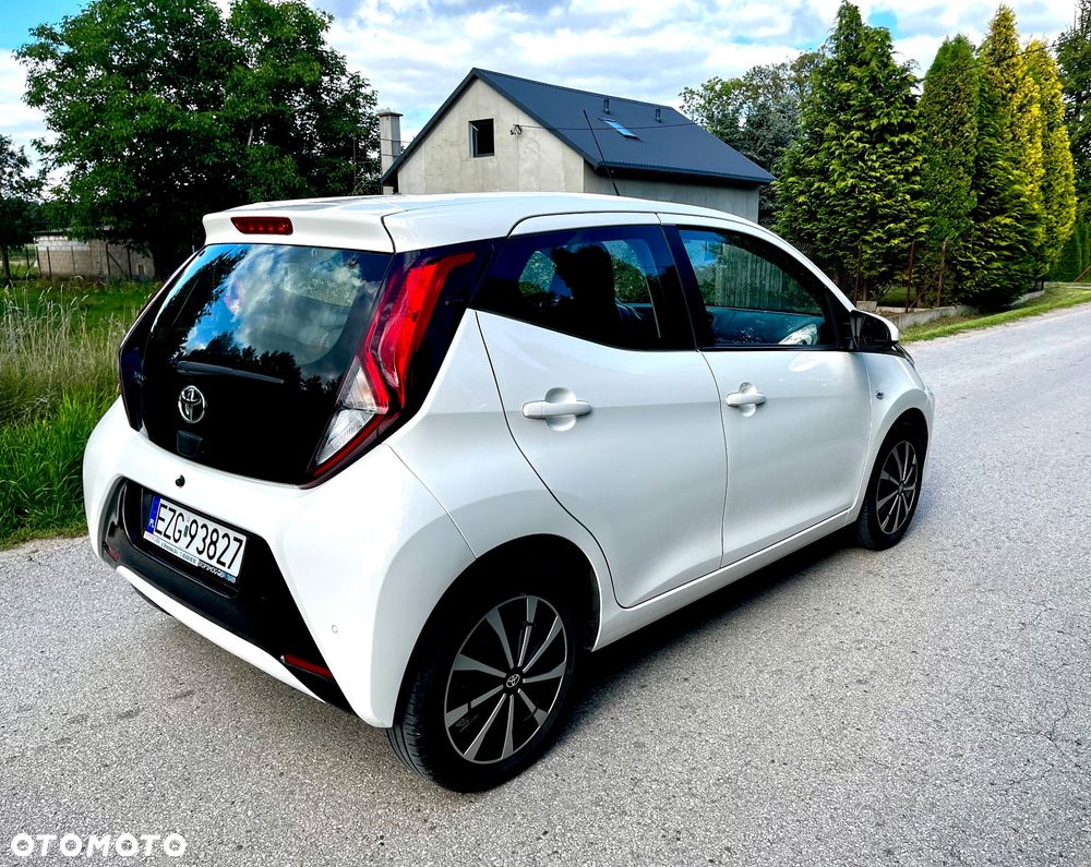 Toyota Aygo x-play - 4