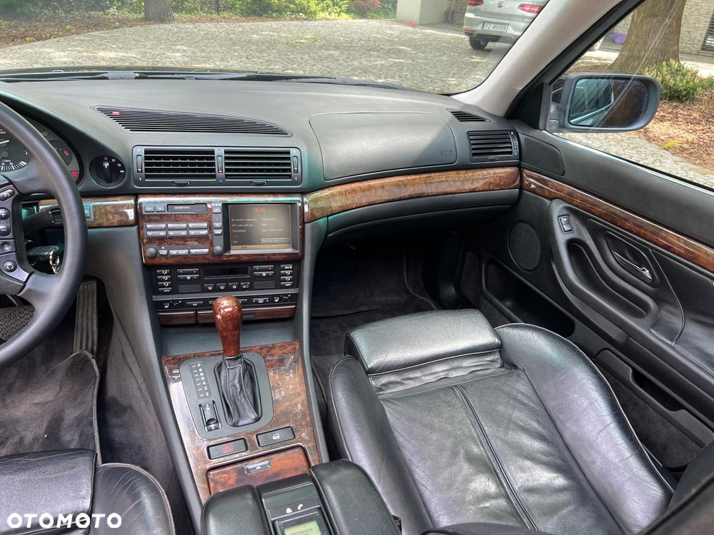 BMW Seria 7 740i V8 - 16