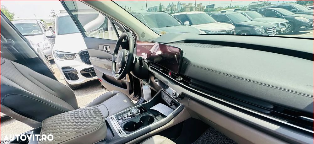 KIA Carnival 2024 — imagine 12