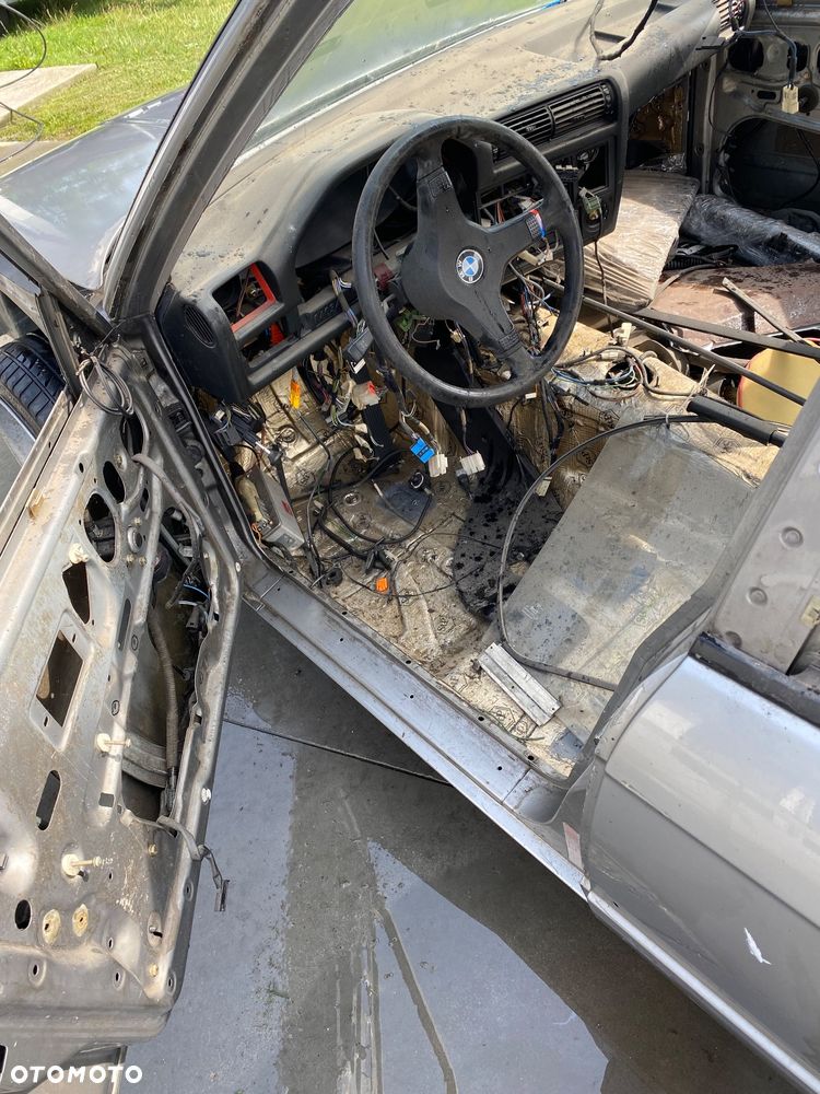 BMW Seria 3 325i - 7