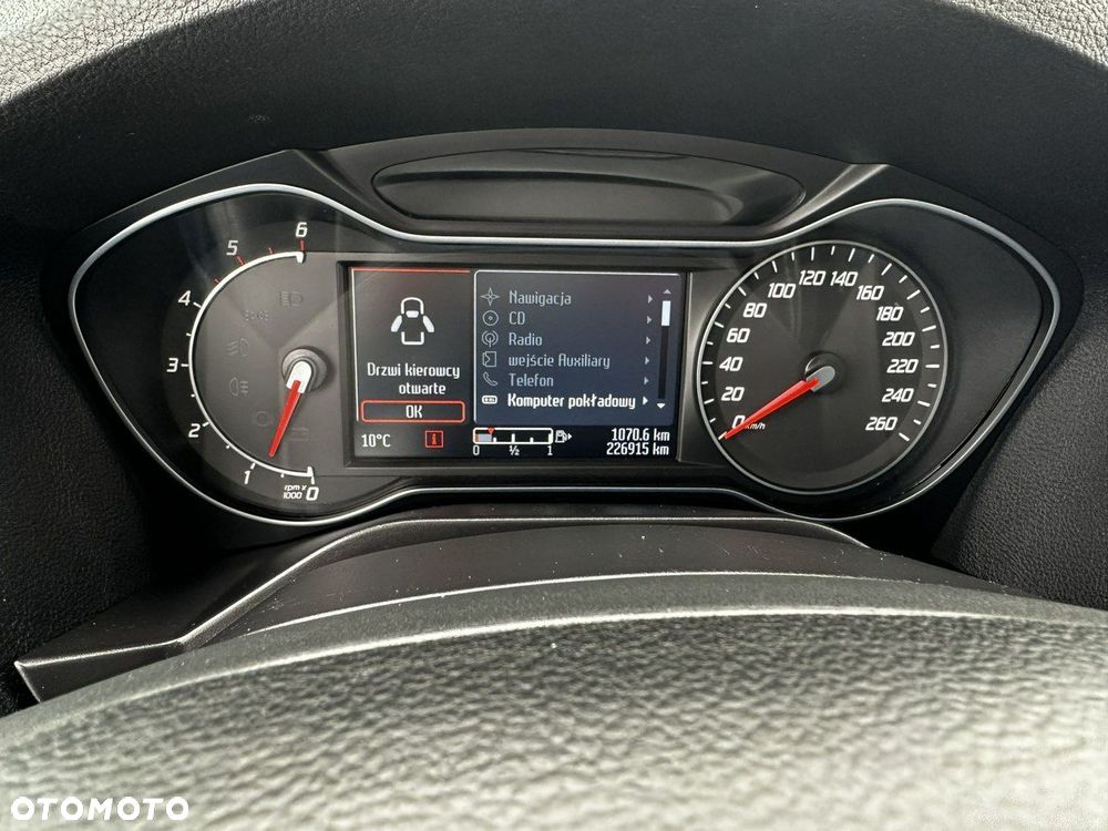 Ford Galaxy - 13