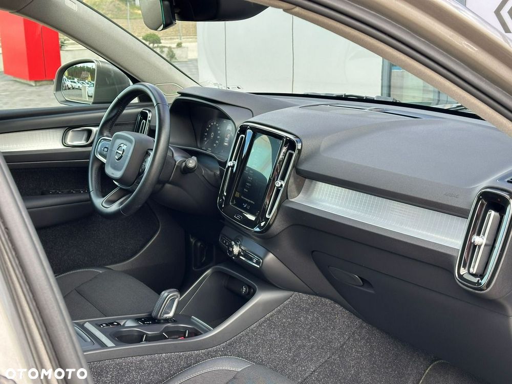 Volvo XC 40 T3 Geartronic Momentum - 16