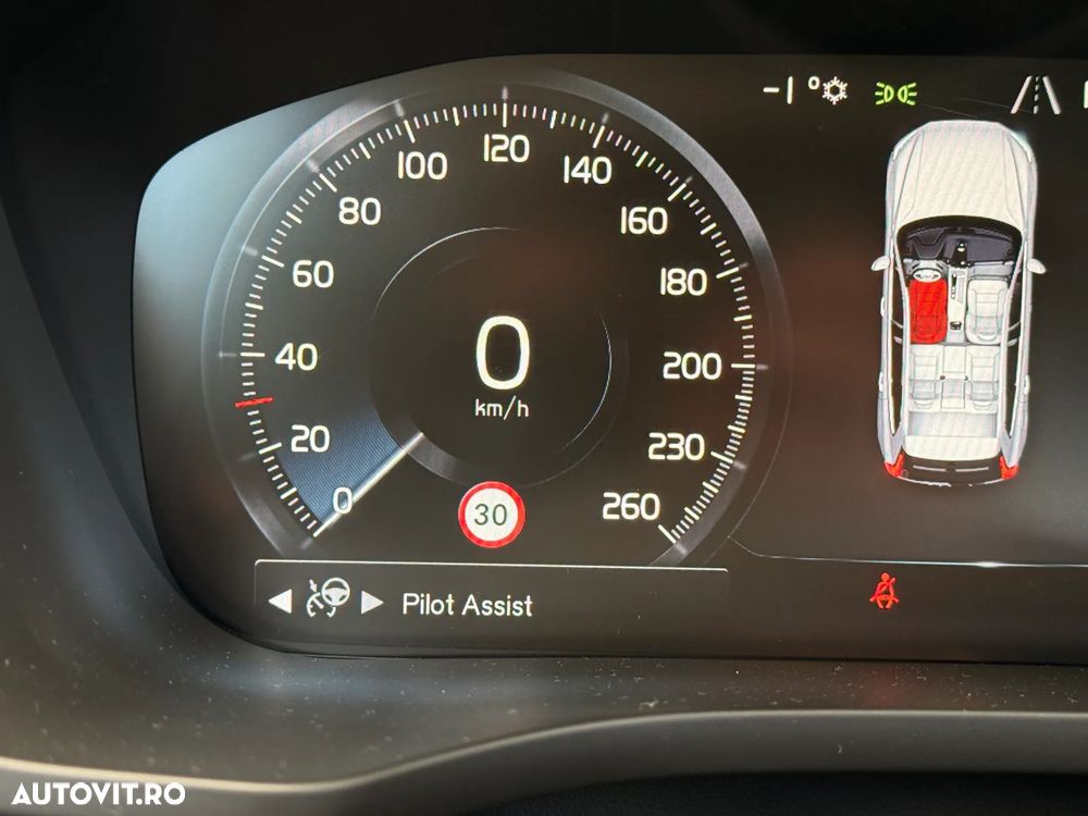 Volvo XC 60 T8 Twin Engine AWD Geartronic Momentum - 28