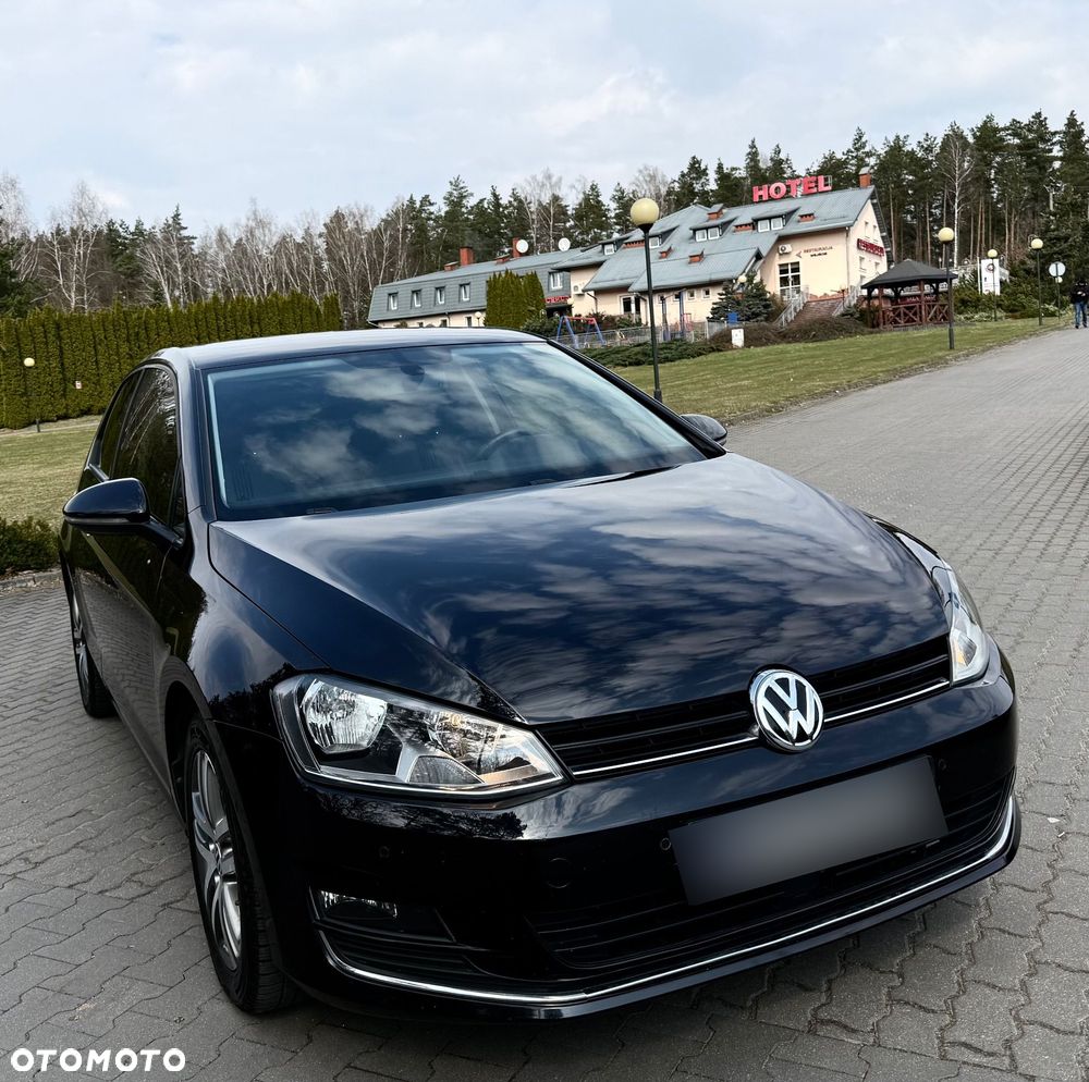 Volkswagen Golf 1.2 TSI BlueMotion Technology Comfortline - 2