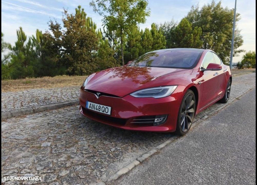 Tesla Model S - 1