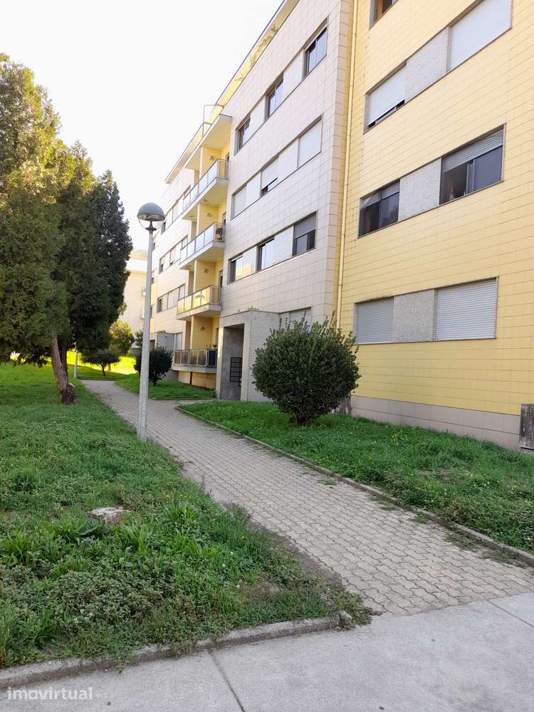T1 com varanda e localização privilegiada em Braga - Grande imagem: 3/4