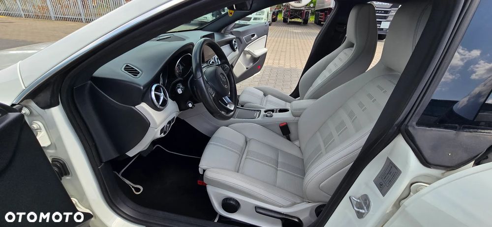 Mercedes-Benz CLA 200 7G-DCT Urban - 7