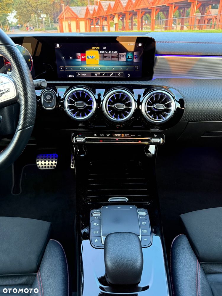 Mercedes-Benz CLA 220 d AMG Line 8G-DCT - 17