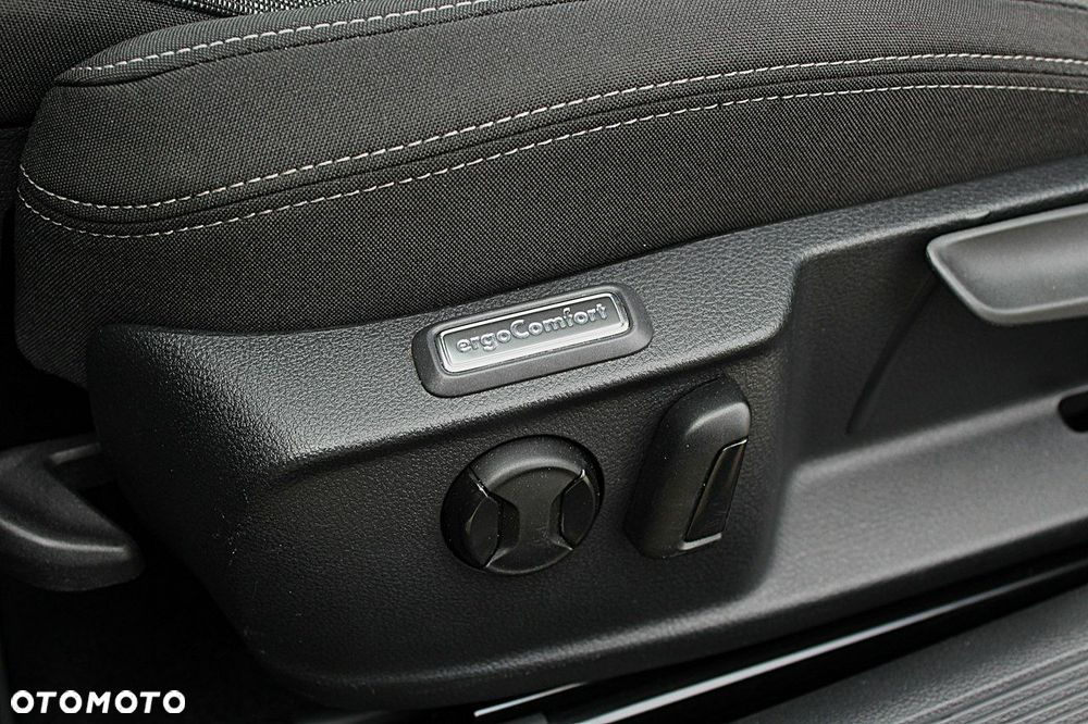 Volkswagen Passat 1.5 TSI EVO Business DSG - 28