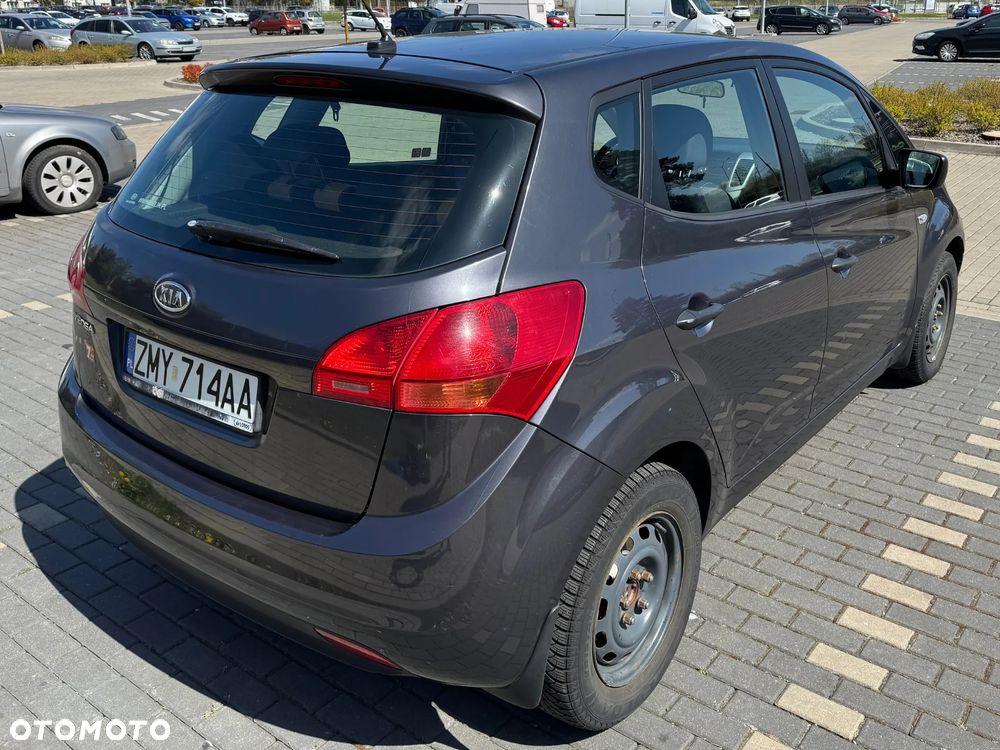 Kia Venga - 10