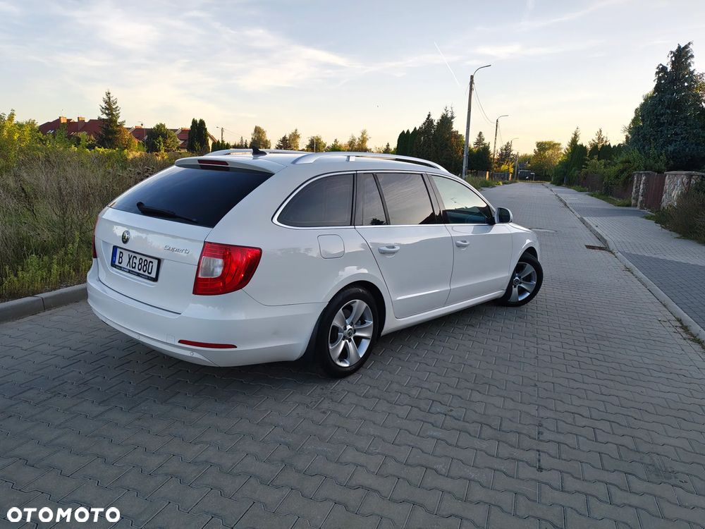 Skoda Superb 2.0 TDI DSG Ambition - 6