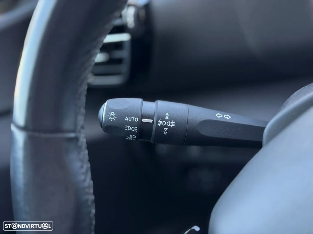 Citroën C4 BlueHDi 130 Stop&Start EAT8 SHINE - 19