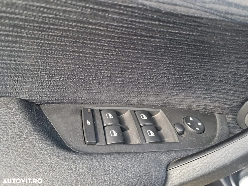 BMW X1 sDrive18d - 14