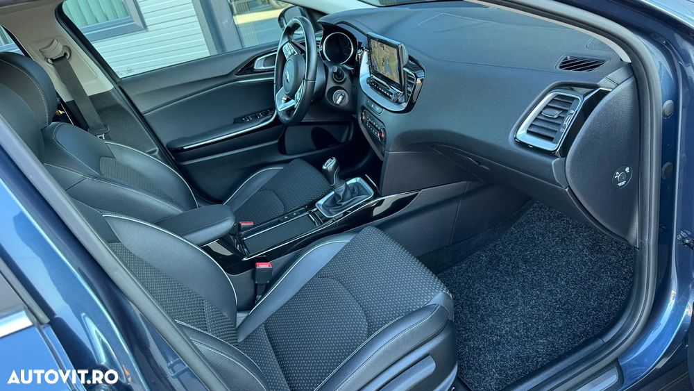 Kia XCeed 1.6 CRDi LAUNCH EDITION - 7