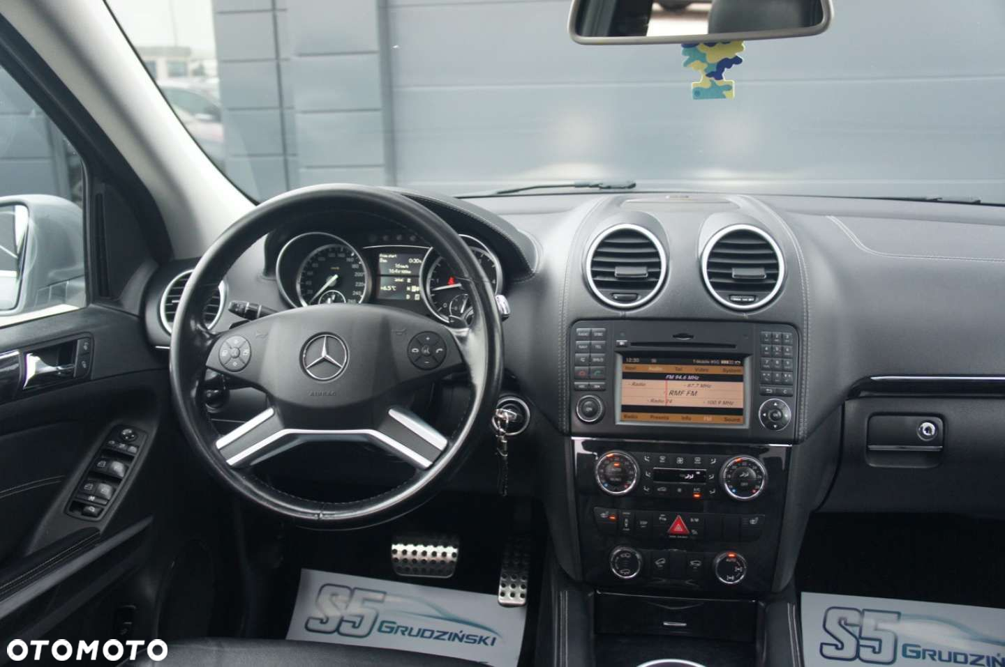 Mercedes-Benz GL - 9
