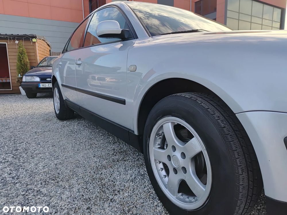 Volkswagen Passat 1.8 - 12