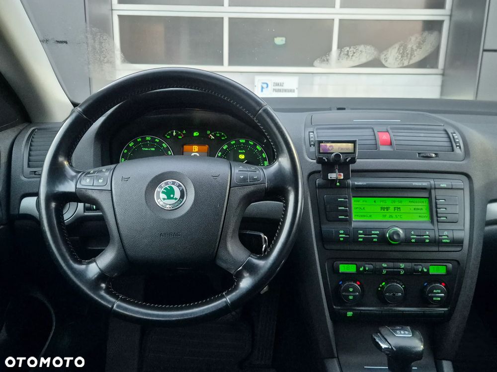 Skoda Octavia 2.0 TDI Elegance DSG - 14