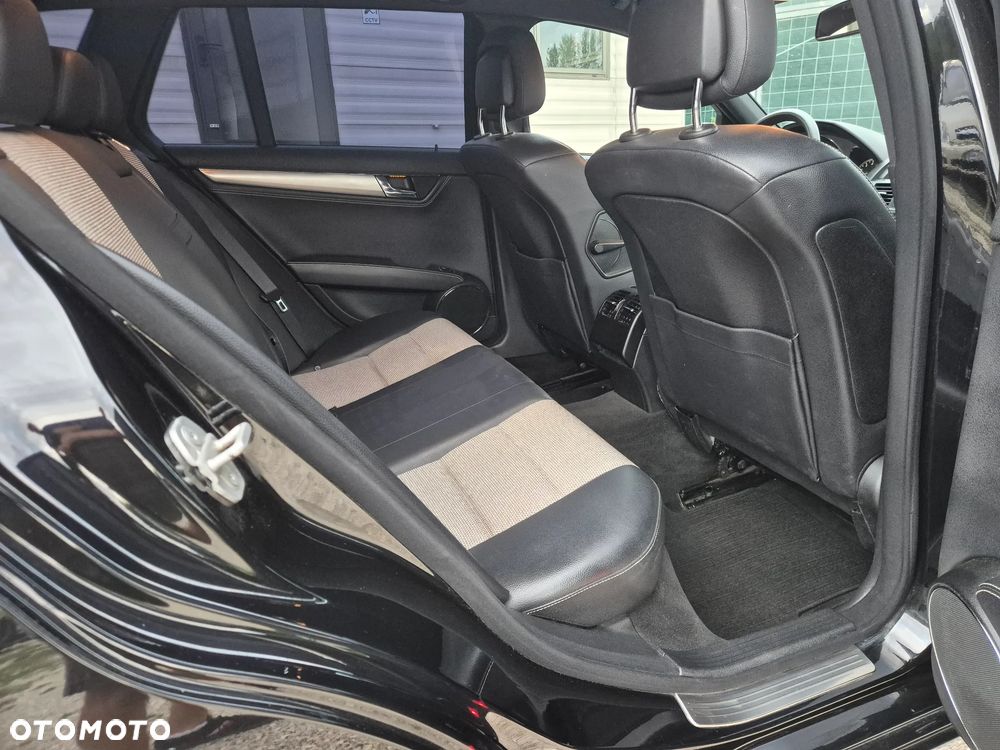Mercedes-Benz Klasa C 180 Kompressor Automatik BlueEFFICIENCY Avantgarde - 18