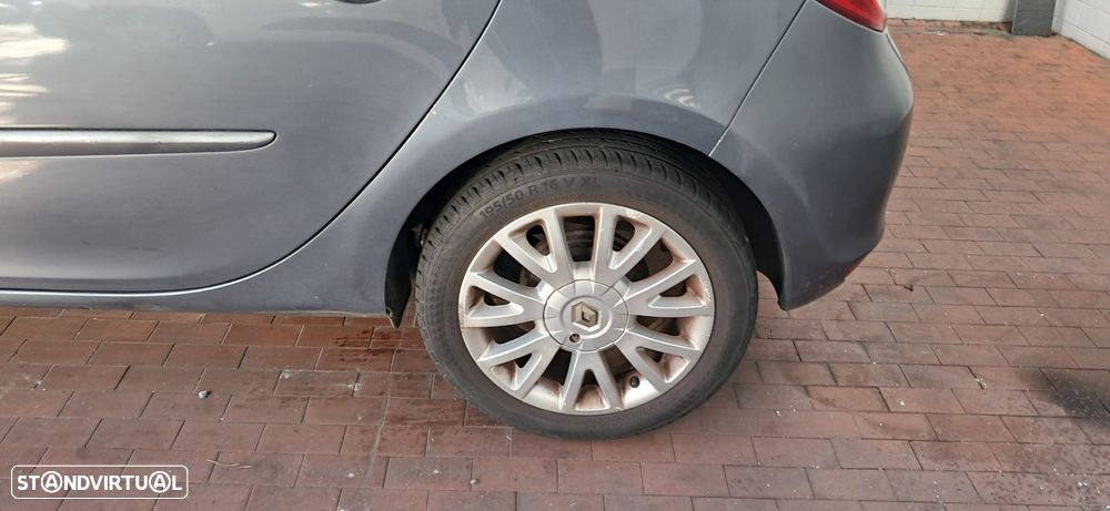 Renault Clio 1.2 16V Confort - 3