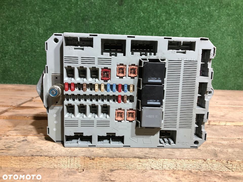 JAGUAR XF X250 07- MODUŁ BSI SKRZYNKA BEZPIECZNIKÓW 8X2T-14B476-BF