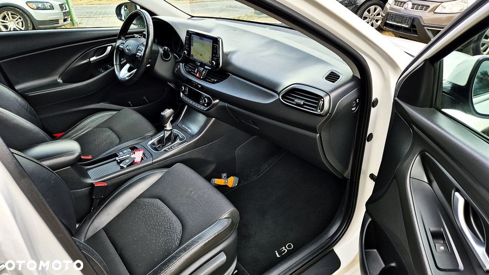 Hyundai i30 1.4 T-GDI Premiere Luxury - 34