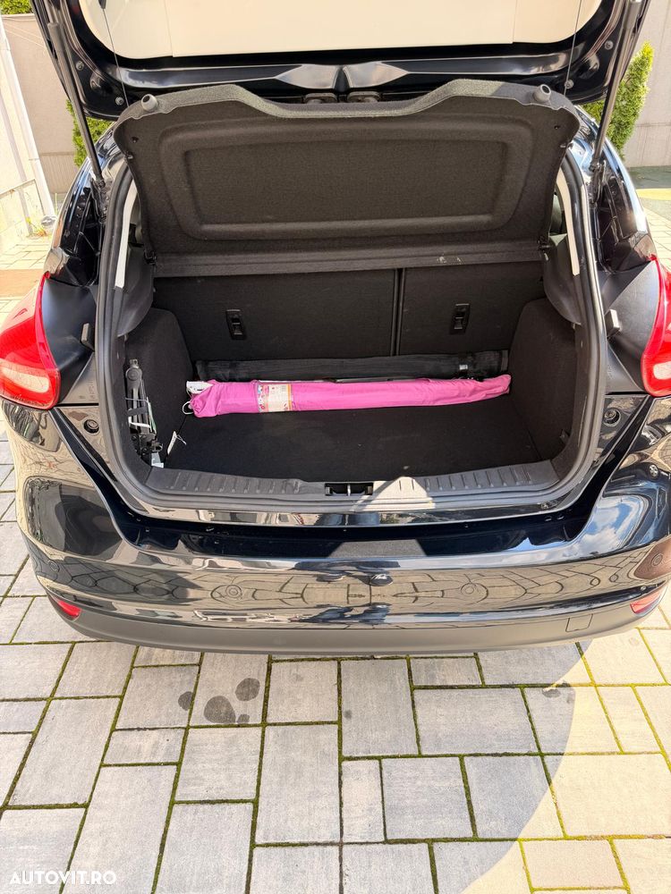 Ford Focus 1.6 TDCI DPF Titanium - 6