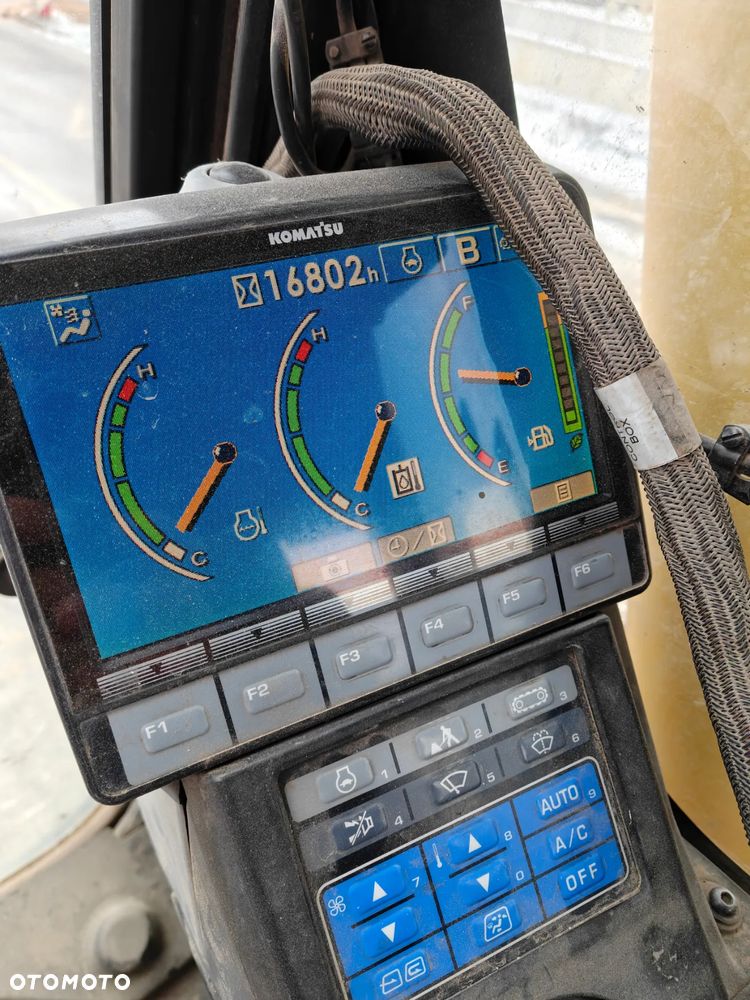 Komatsu PC210LC-8 - 14