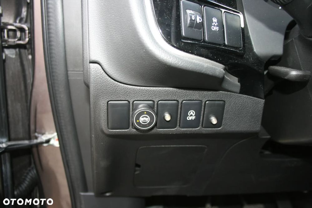 Mitsubishi Outlander 2.0 Invite + 2WD - 15