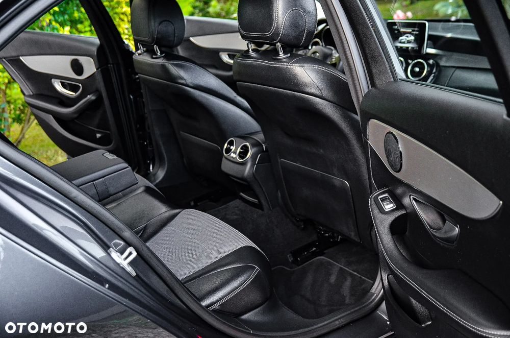 Mercedes-Benz Klasa C 180 T 7G-TRONIC Exclusive - 31
