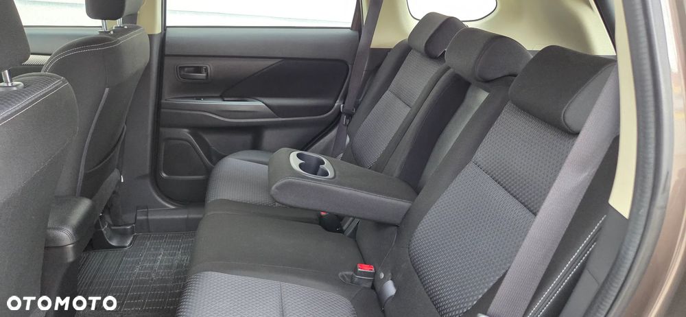 Mitsubishi Outlander 2.0 2WD Diamant Edition - 37
