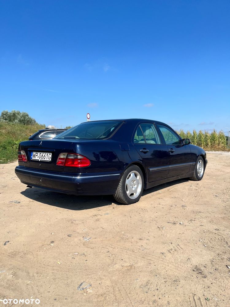 Mercedes-Benz Klasa E - 1