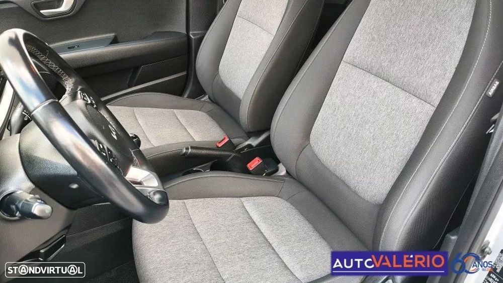 Kia Stonic 1.2 Move — fotografia 14