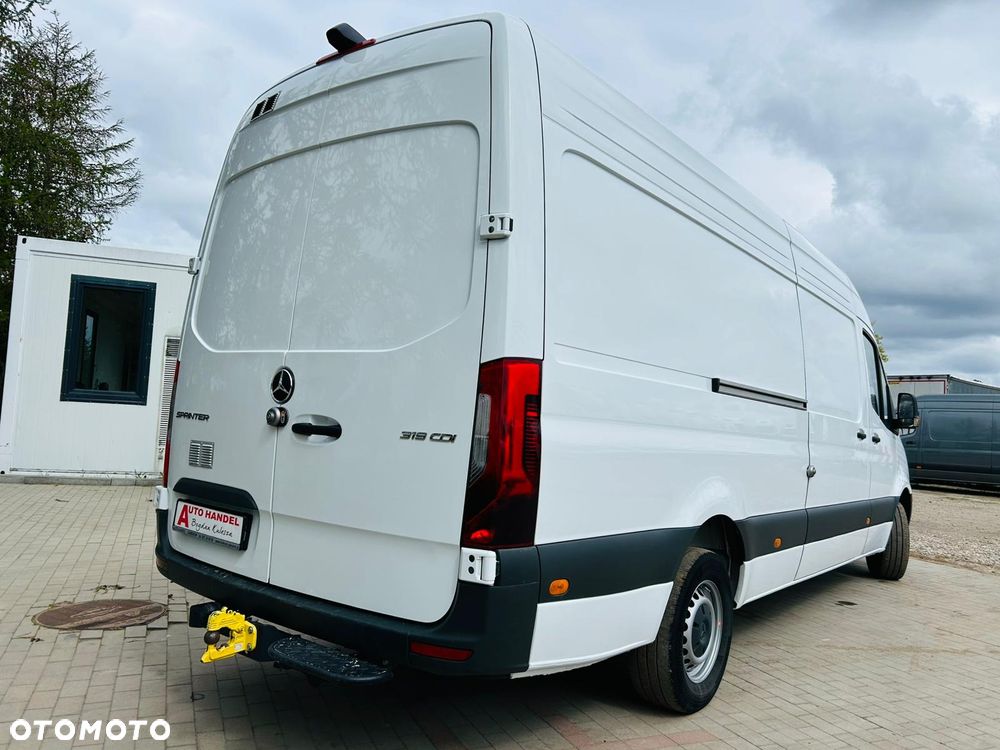 Mercedes-Benz Sprinter - 12